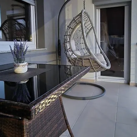 Avram Apartamento Kotor Varos